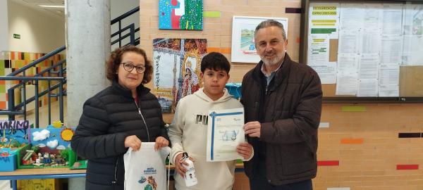 Pepe Quintero, el niño de Moguer que ha resultado premiado en el Concurso Digital de Dibujo de Aqualia a nivel nacional